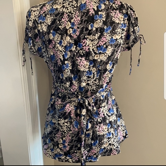 LG Silk Floral Blouse - Picture 3 of 5